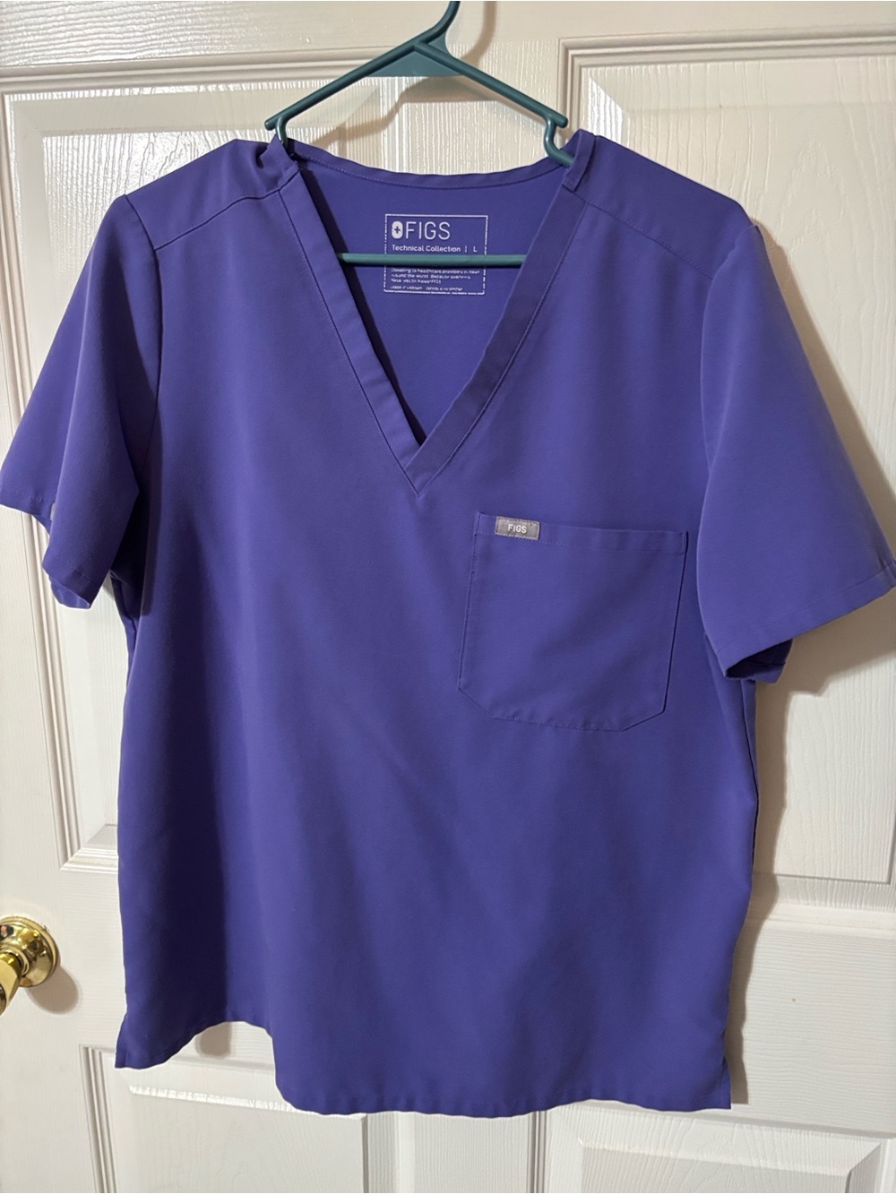 Figs Women’s V-Neck Top in Amethyst